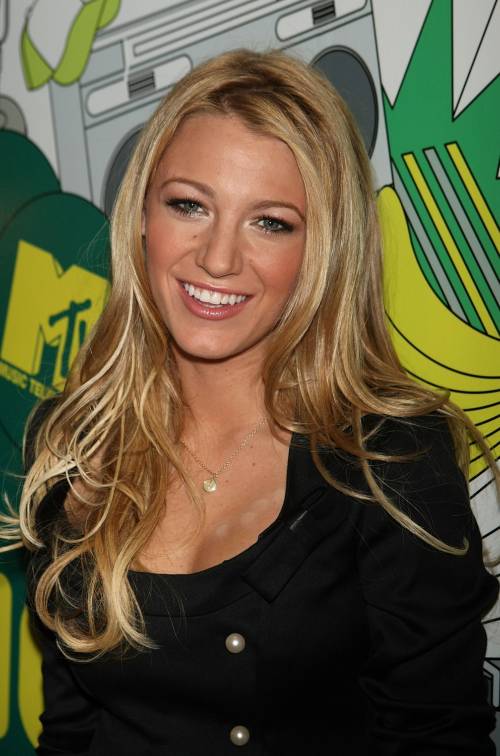 Blake Lively goes red, blake lively fashion blog. Blake Lively goes red,