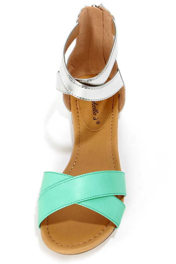 http://www.lulus.com/images/product/xlarge/96098c.jpg
