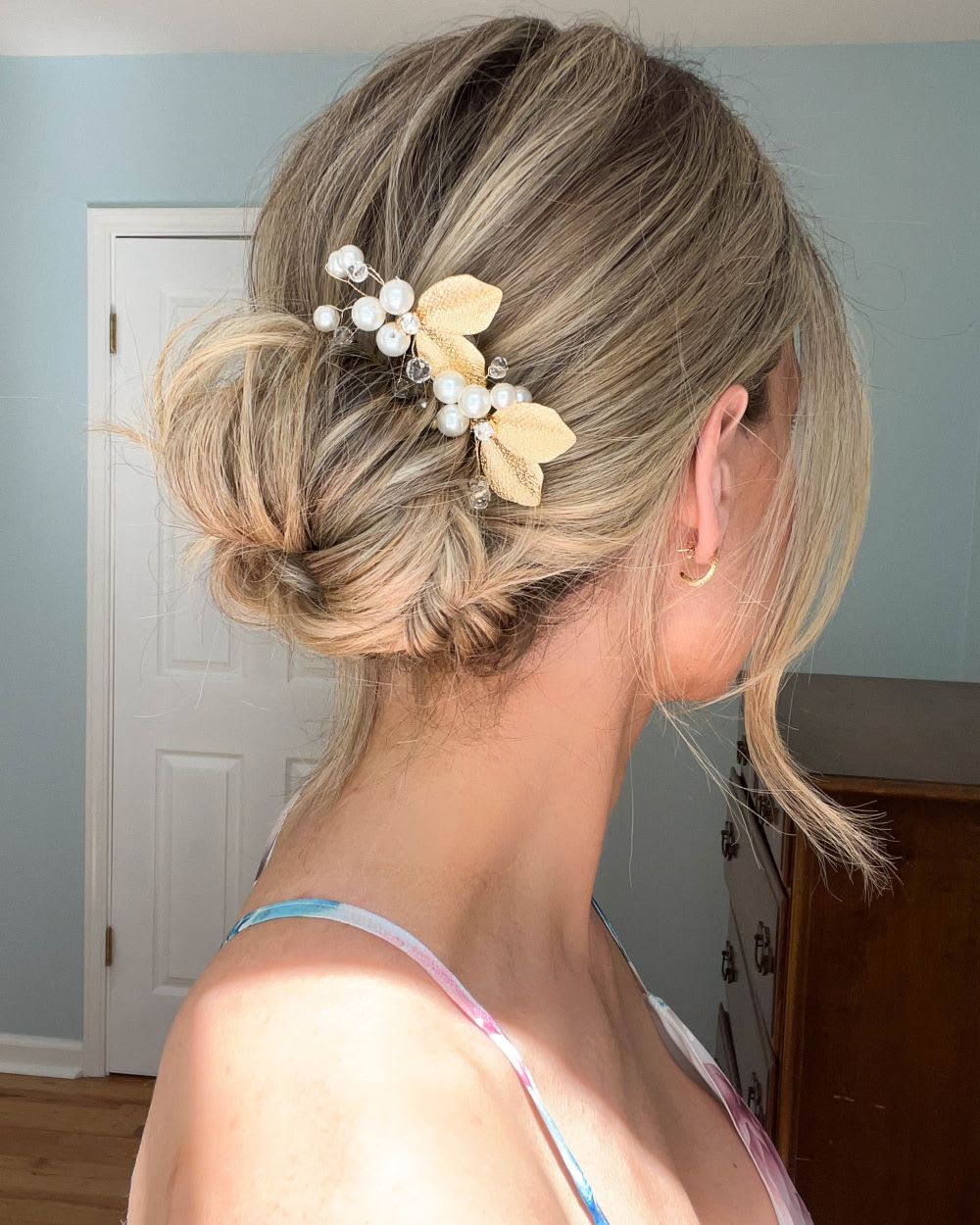 Elegant and Easy Wedding Bun Hairstyle for Guests