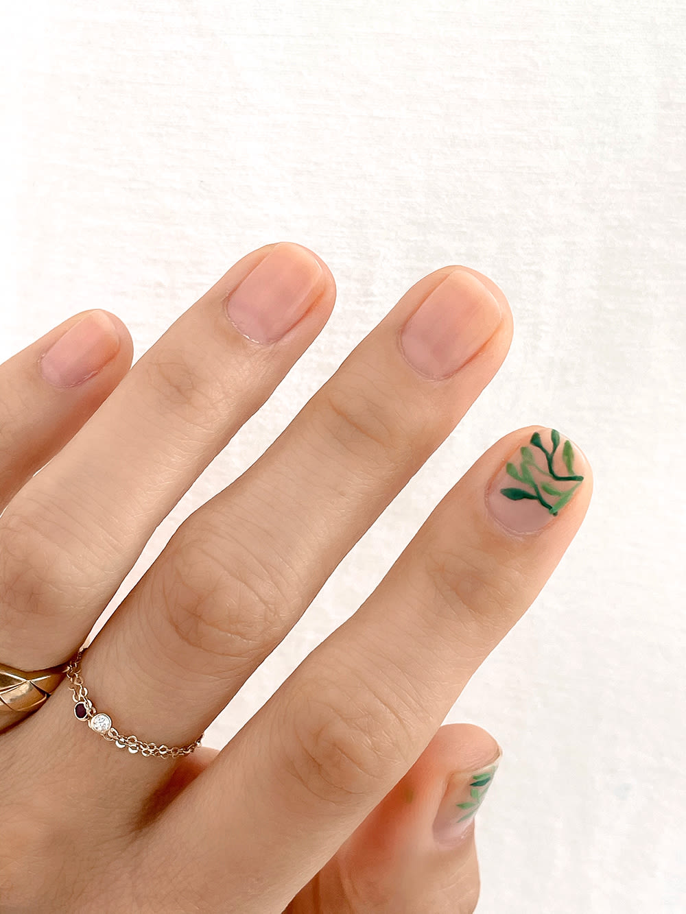 leaves drawn from stems for daisy nail tutorial