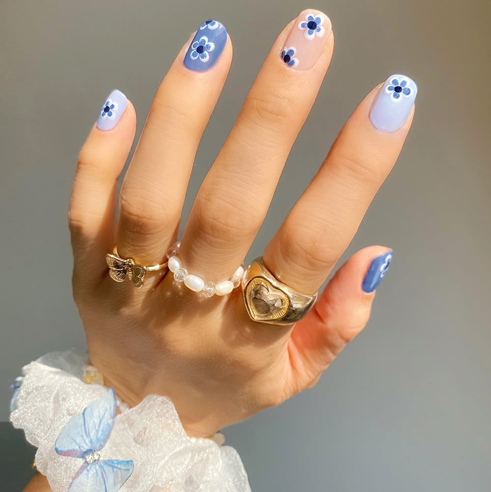 Blue On Blue Flower Nail Art Designs Lulus Com Fashion Blog Blue On Blue Flower Nail Art Designs Lulus Com Fashion Blog