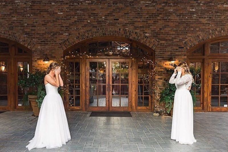 brides first look