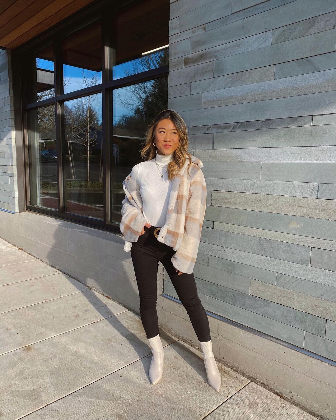 30 Outfits with White Boots To Inspire You All Year - Lulus.com Fashion Blog 30 Outfits With White Boots To Inspire You All Year - Lulus.Com Fashion Blog