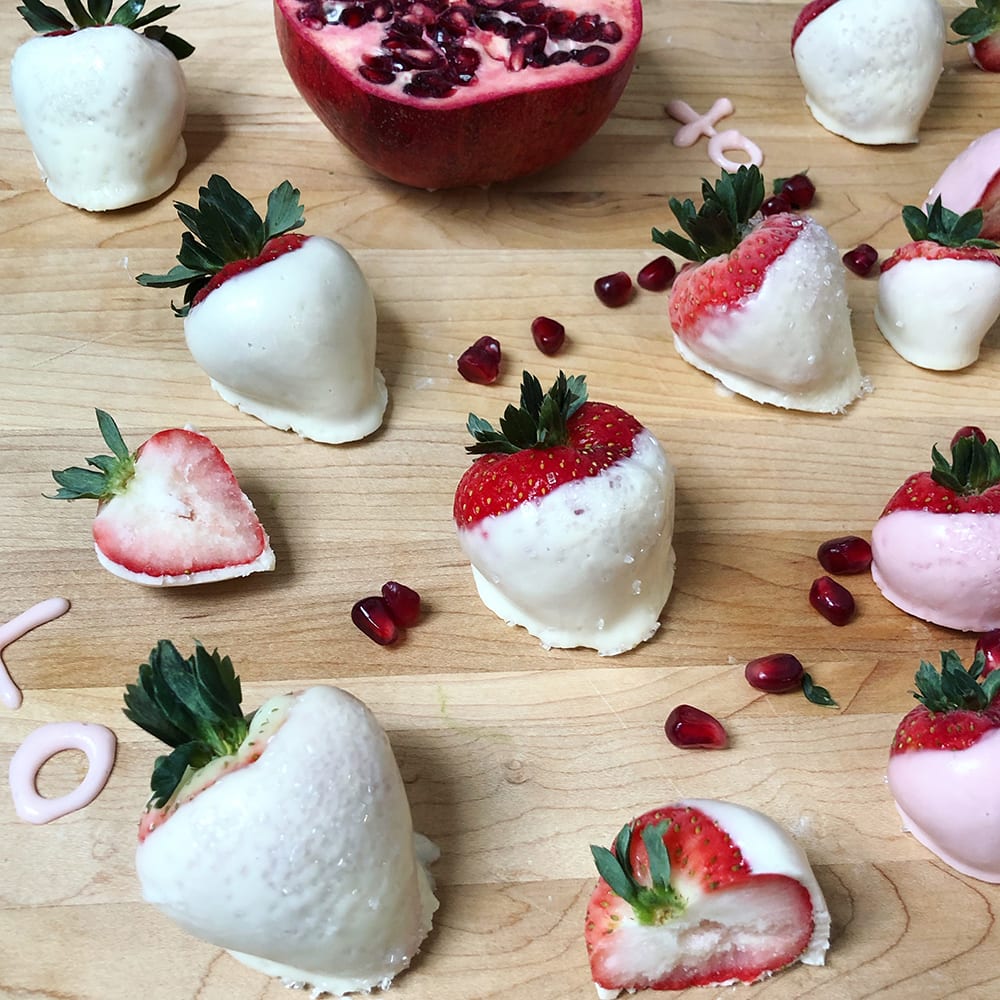Valentine's Day recipes - Greek Yogurt Dipped Strawberries - Chocolate Covered Strawberries Alternative - Lulus Blog