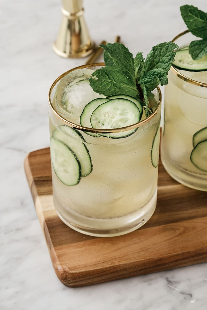 green cocktails- cucumber and mint drink - st. patrick's day cocktail 