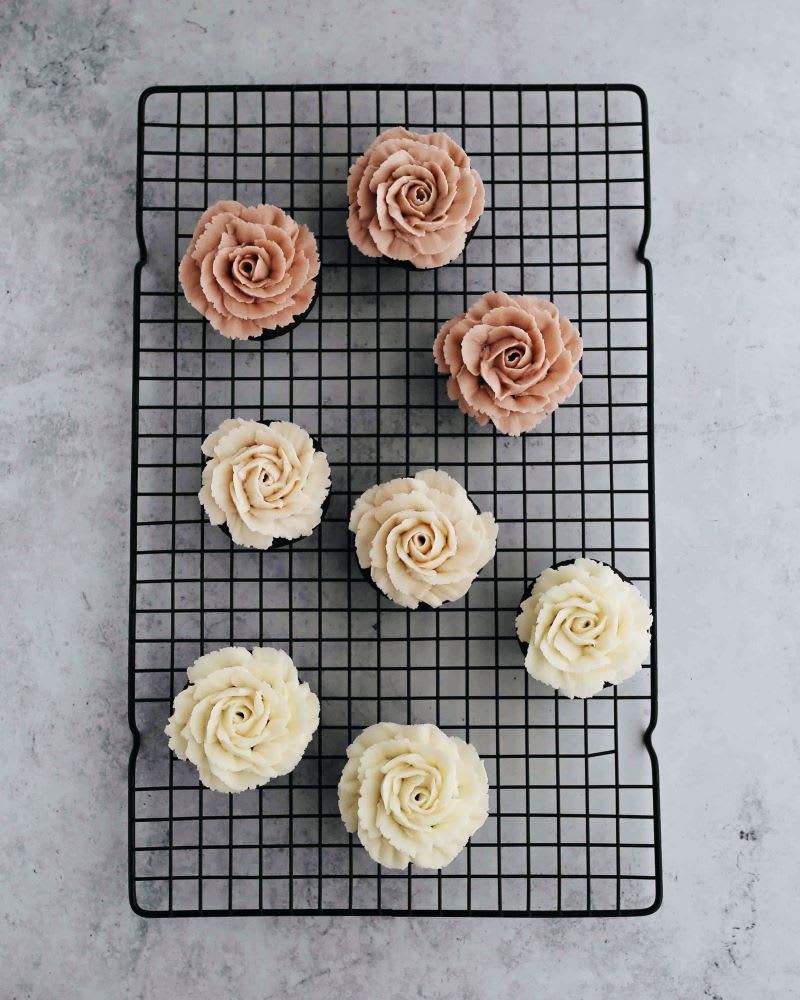 blush and ivory rose cupcakes for mother's day : mom cupcakes, mothers day cupcakes, mothers day gifts , rose cupcakes recipe, mother's day cupcake recipes, mothers day cupcake ideas, easy mothers day cupcakes