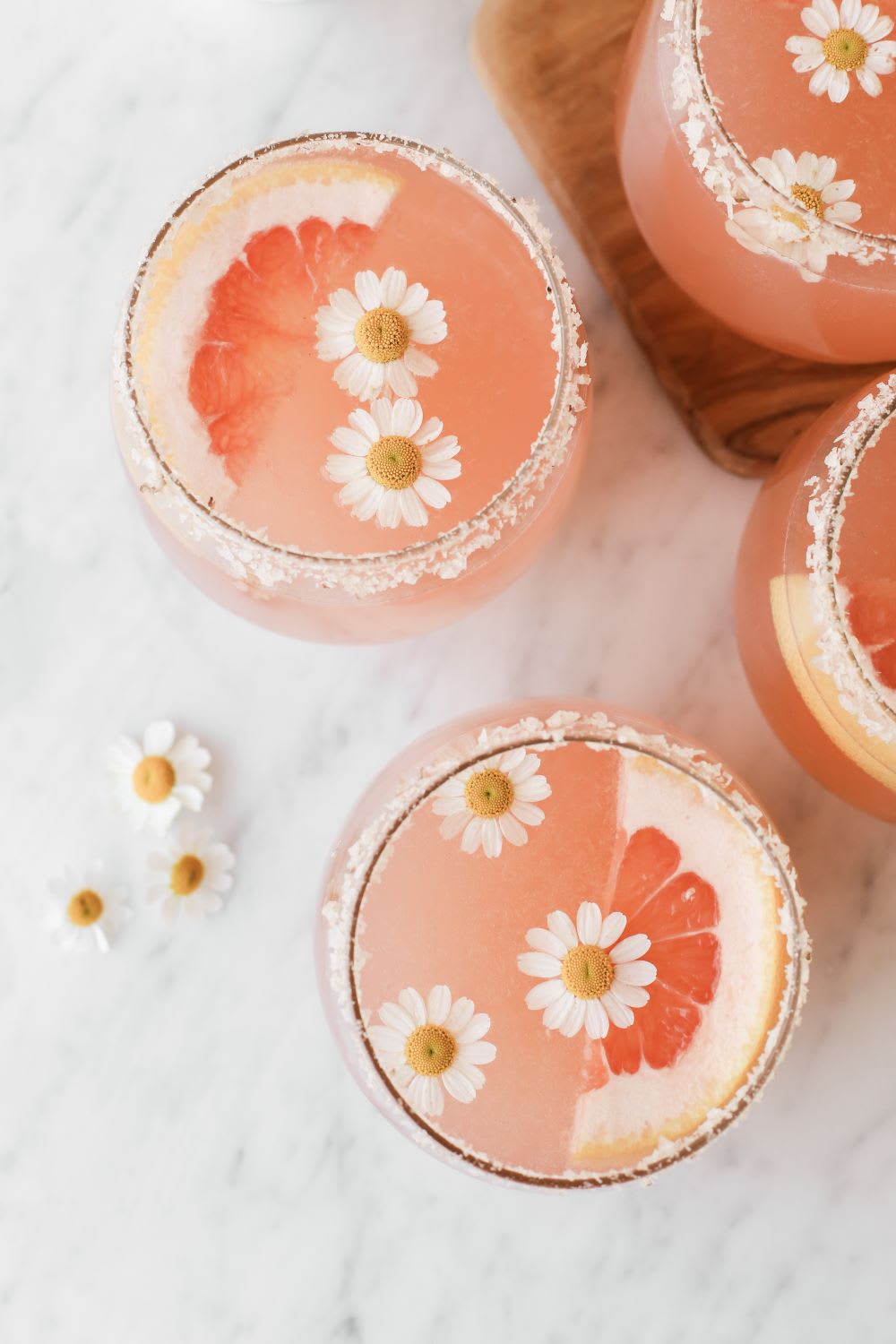 grapefruit mezcal paloma: mezcal paloma recipe: best paloma recipe: paloma drink recipe: mezcal drinks: best paloma recipe
