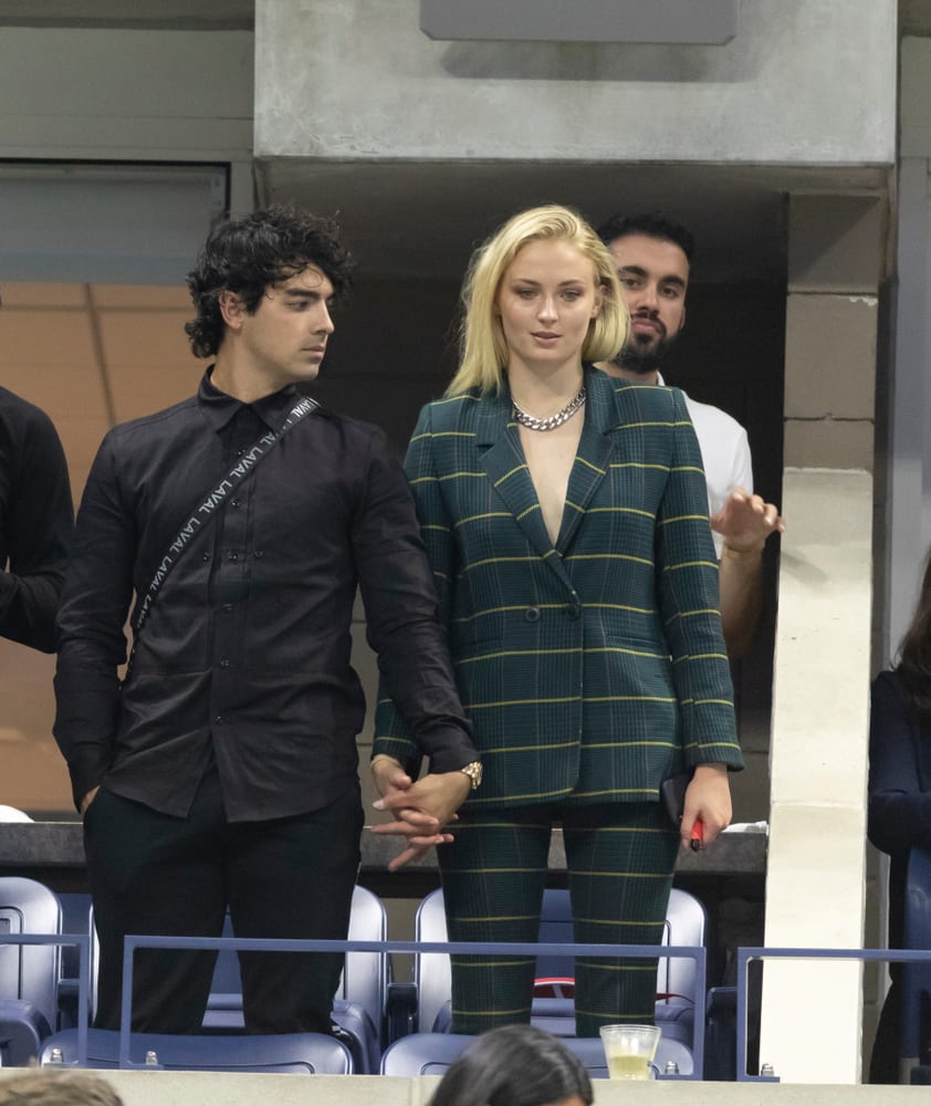celeb looks: Sophie turner in a plaid suit at the us open with joe jonas