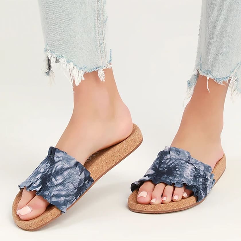 tie dye sandals: tie dye trend summer 2019: summer accessories, summer outfits, cute summer outfits, summer clot,hes for women summer style