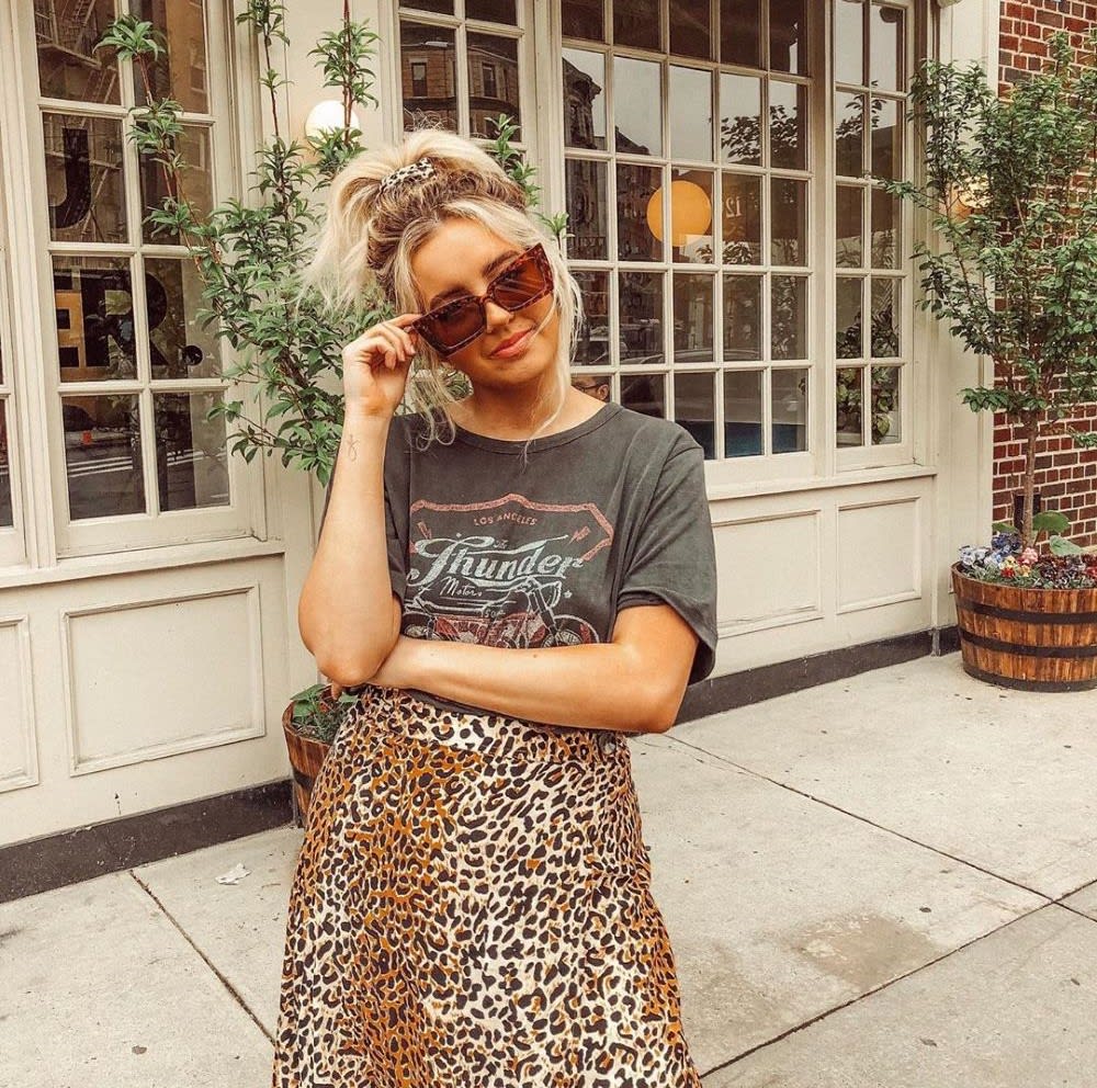 Chic Ideas for How to Style Graphic Tees Your Way This Season