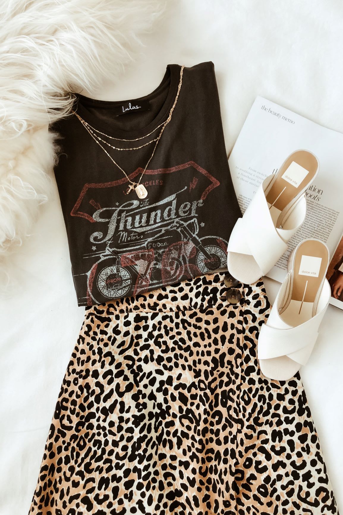 Download Chic Ideas For How To Style Graphic Tees Your Way This Season