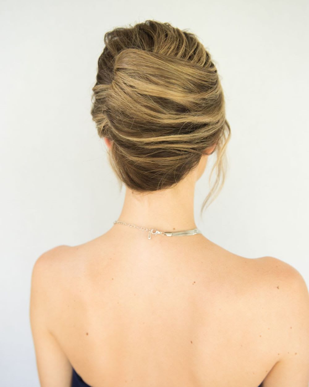 3 Ways to French Twist Hair - wikiHow