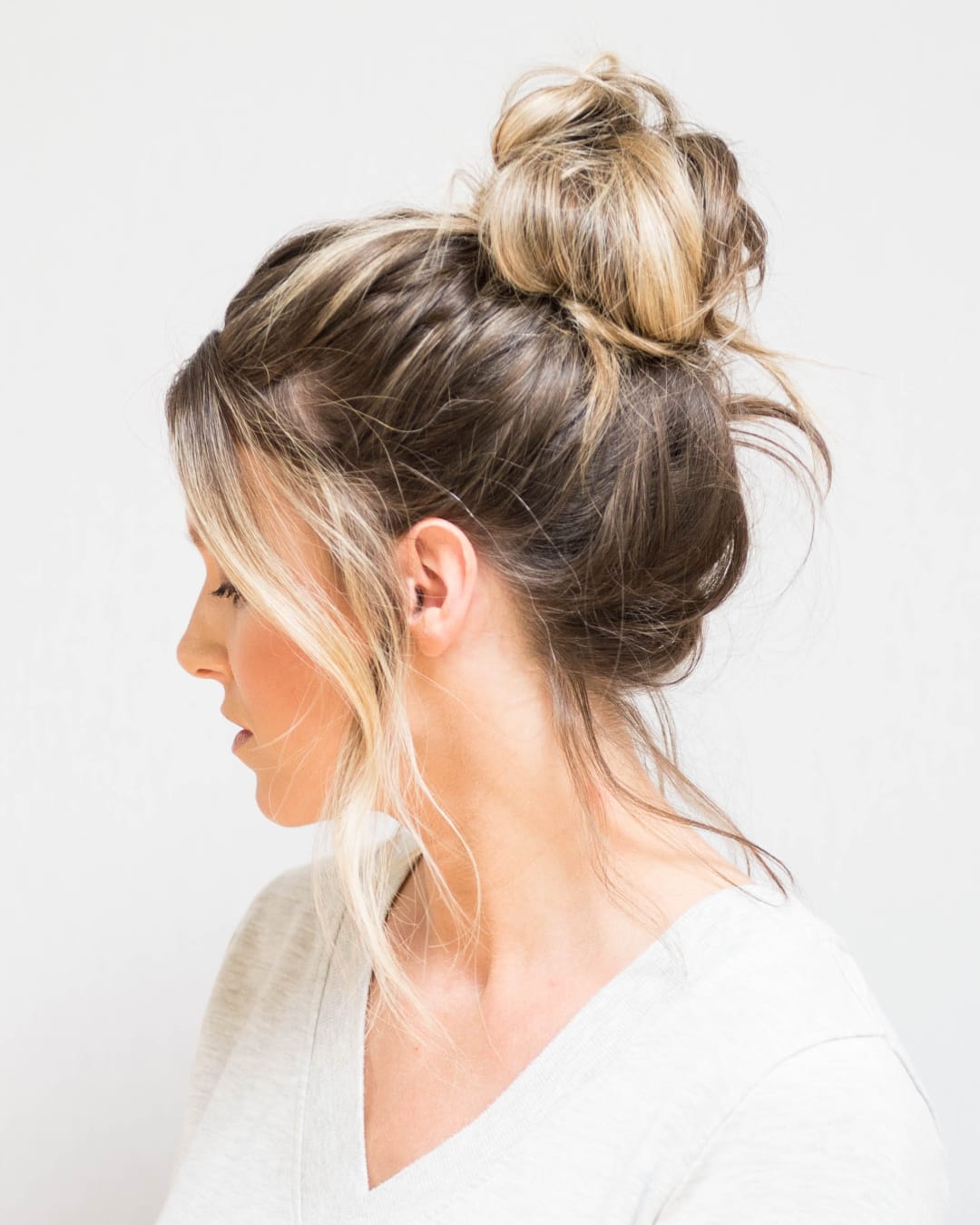 messy bun hairstyle