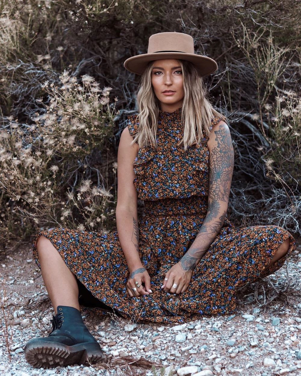 How to wear crochet, tiered layers and printed prairie girl dresses this  fall