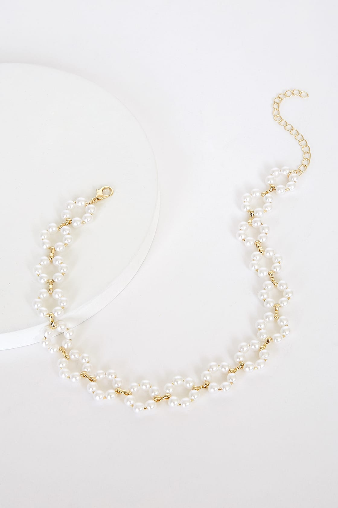 white pearl floral choker necklace