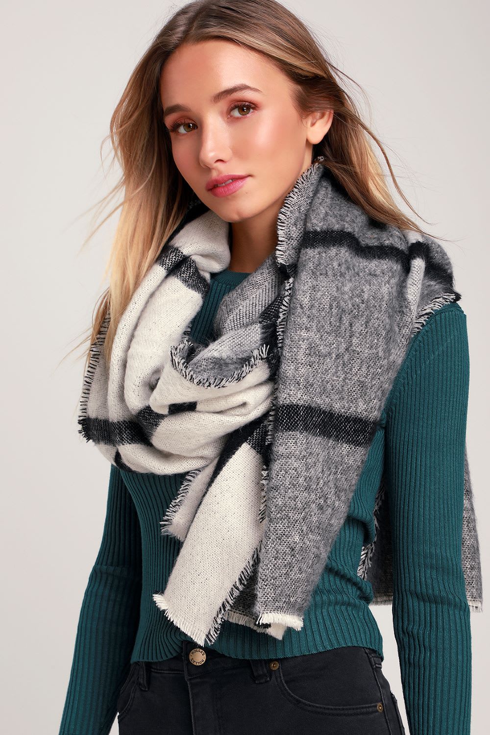 fall gifts: black and white plaid oversized scarf