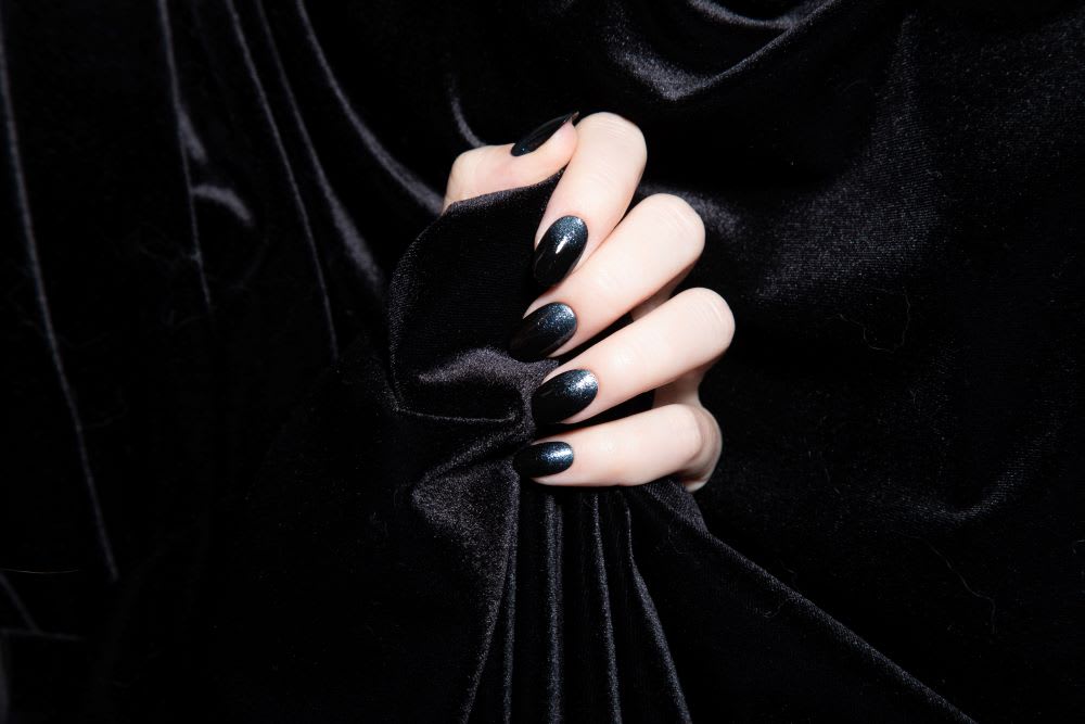 halloween nails with velvet fabric