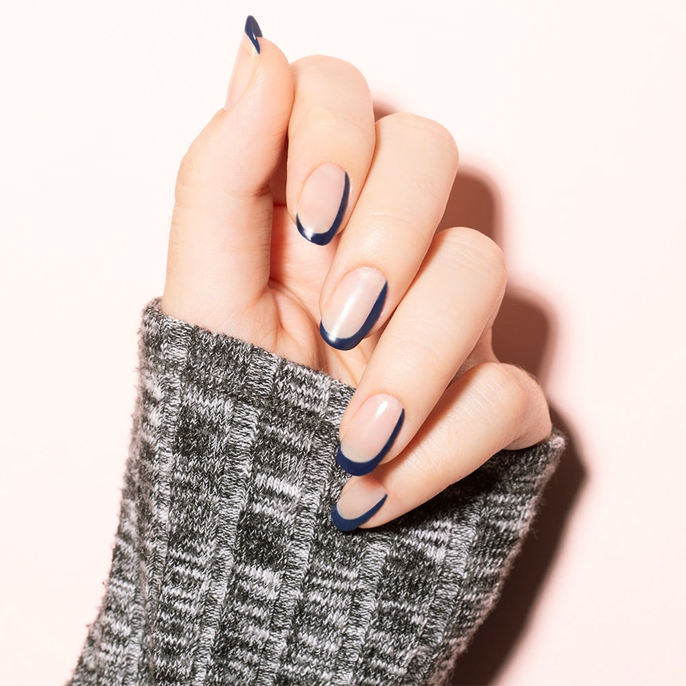 These Navy Blue Nails Flip the Script on the French Manicure Trend -   Fashion Blog