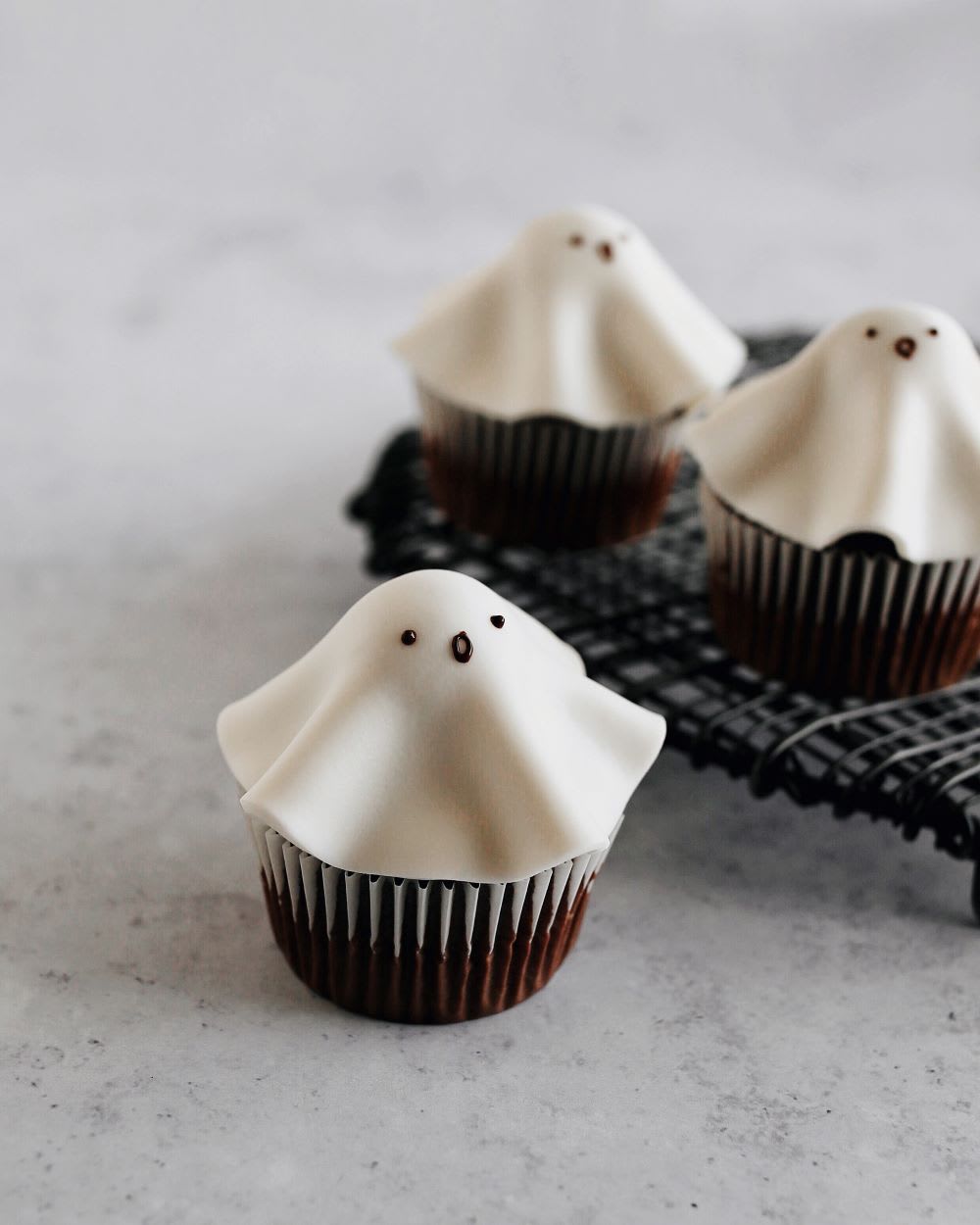ghost cupcakes from Samantha Chiu
