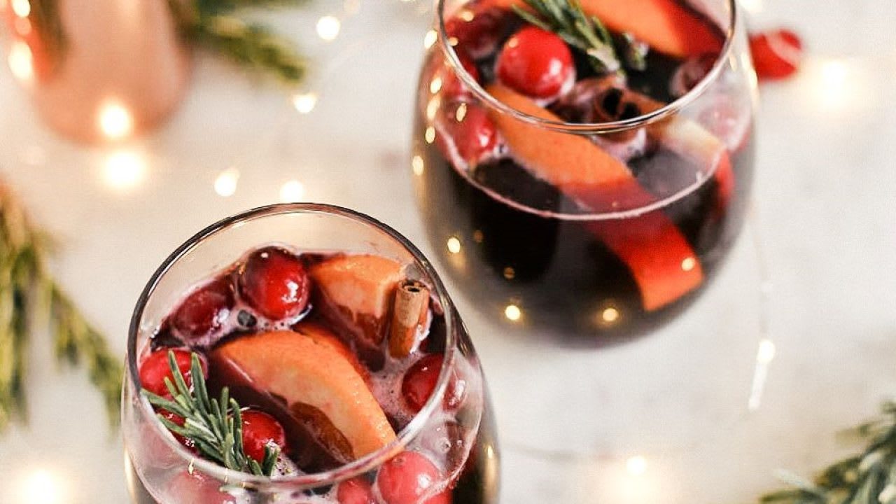 Mulled Wine Christmas Sangria – She Keeps a Lovely Home
