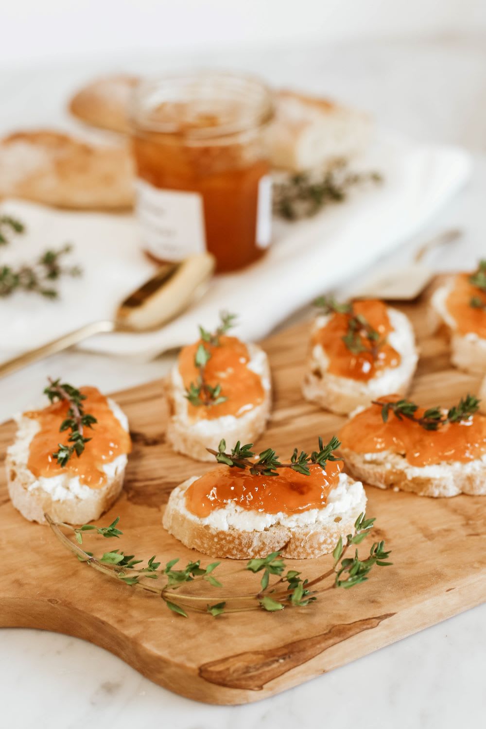 crostini recipe as friendsgiving food ideas