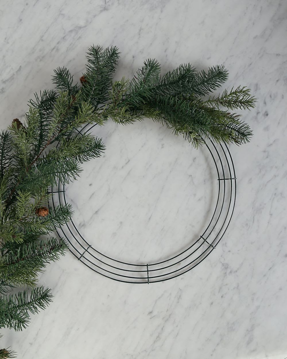 diy christmas wreath step 1