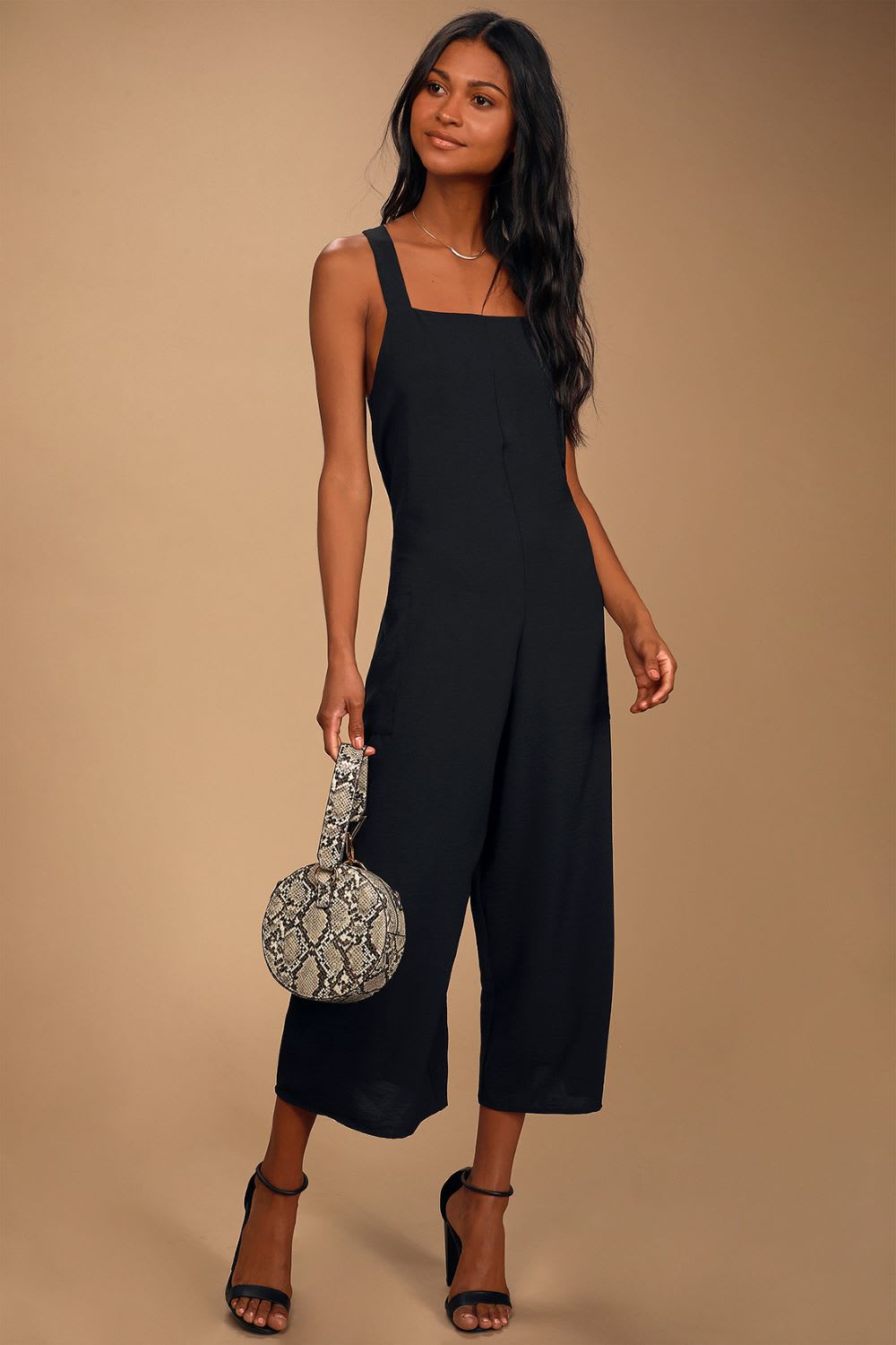 jumpsuit as christmas gift for pregnant friend