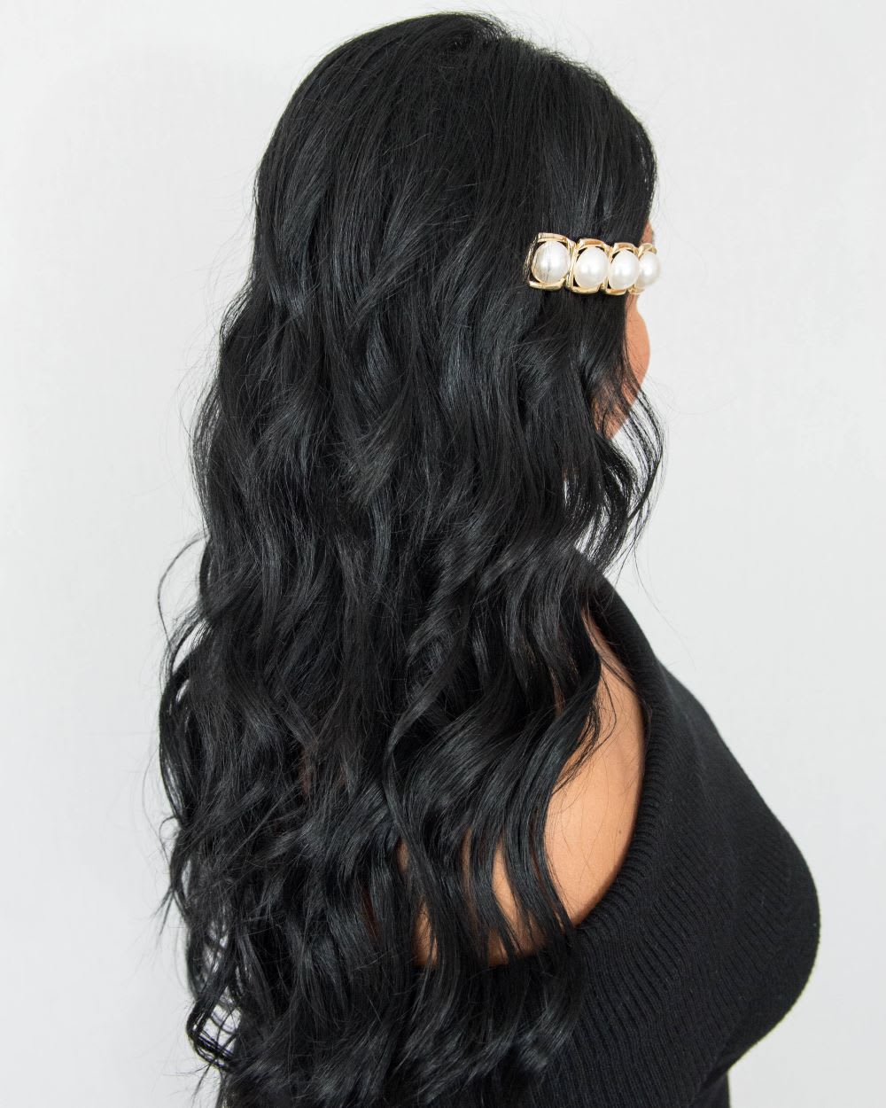 wavy hair down with pearl hair clip
