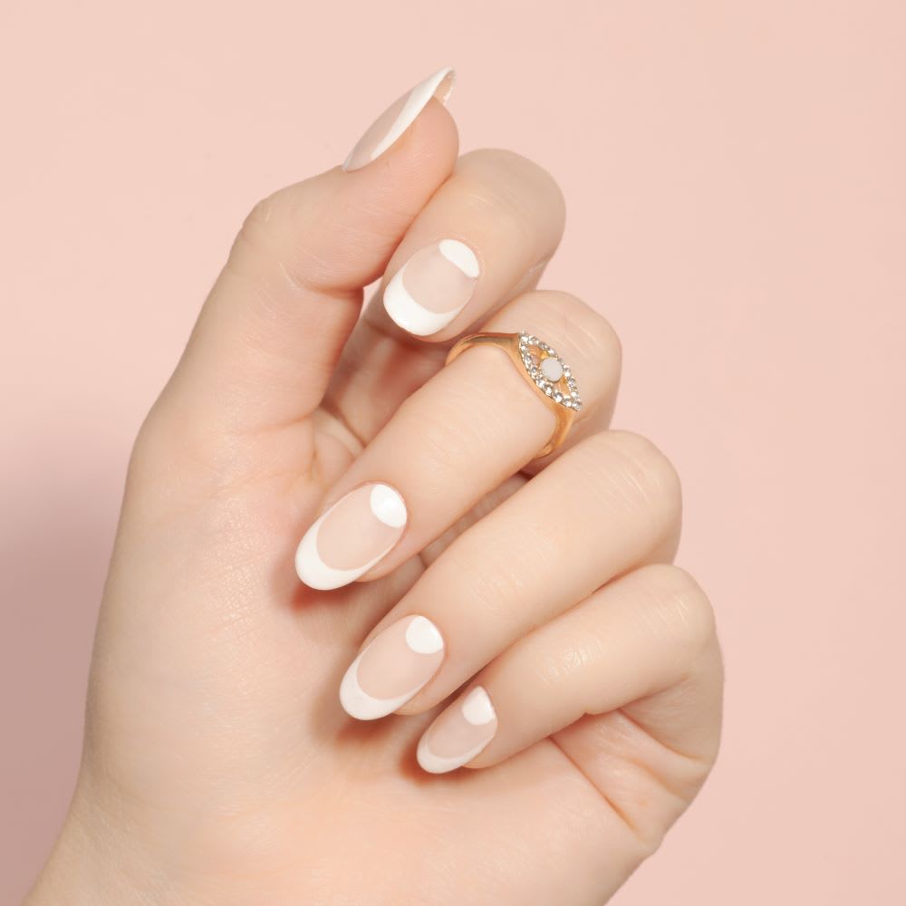 Obsessed with….halfmoon nails – KYNZAH