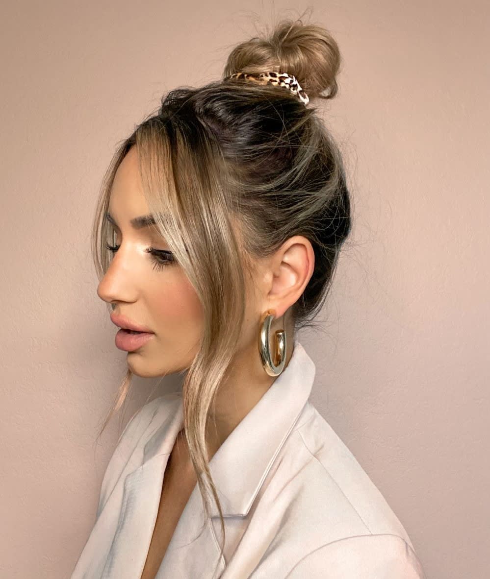 How To Wear It 3 Chic Scrunchie Hairstyles Lulus Com Fashion Blog