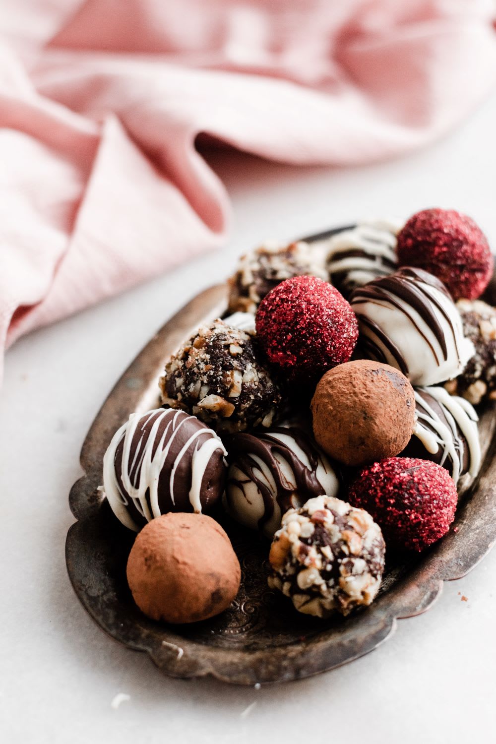 These Easy Chocolate Truffles are Guaranteed Love at First *Bite ...