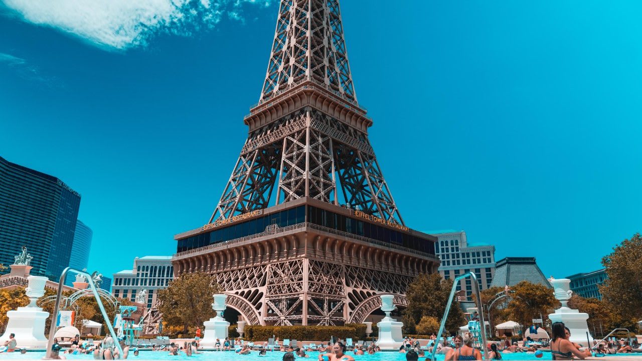 paris hotel las vegas: romantic getaways on a budget