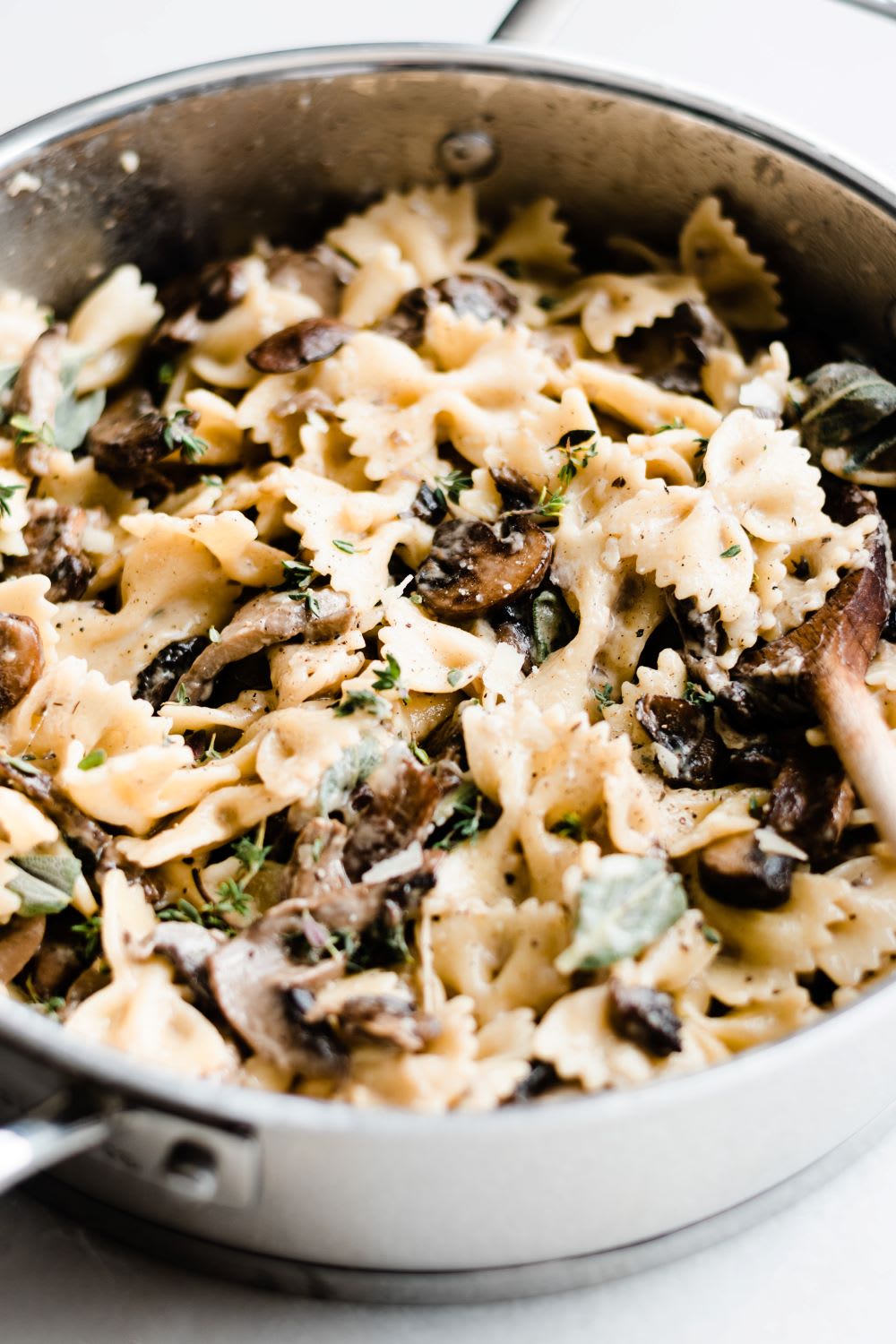 garlic butter mushroom pasta