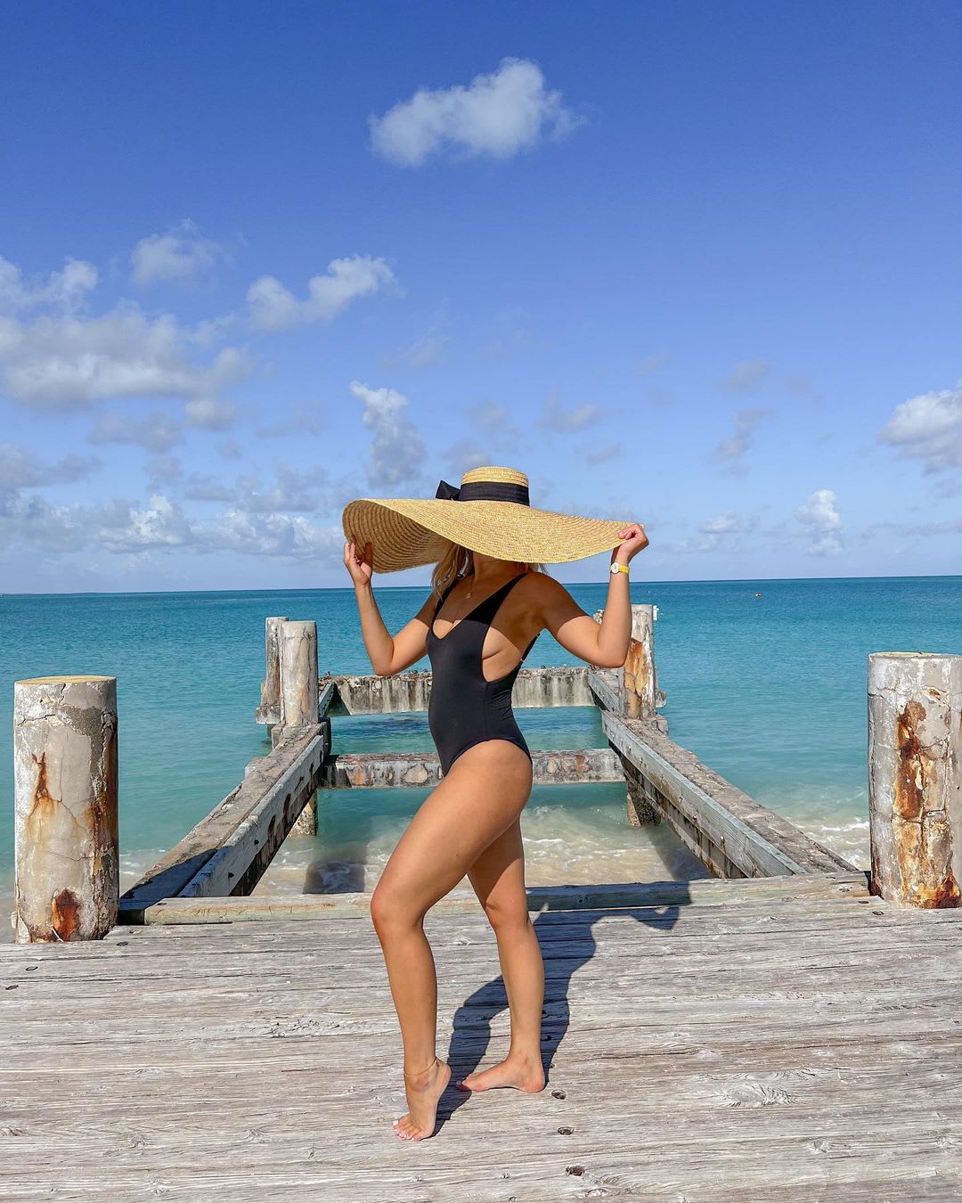 oversized straw sun hat