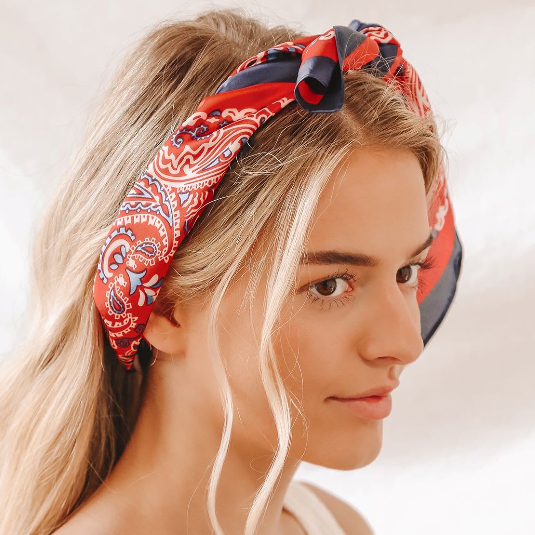 14 Satin Hair Scarf Picks That Will Upgrade Even the Laziest Outfit - Fashion Blog 14 Satin Hair Scarf Picks That Will Upgrade Even the Laziest Outfit - Fashion Blog