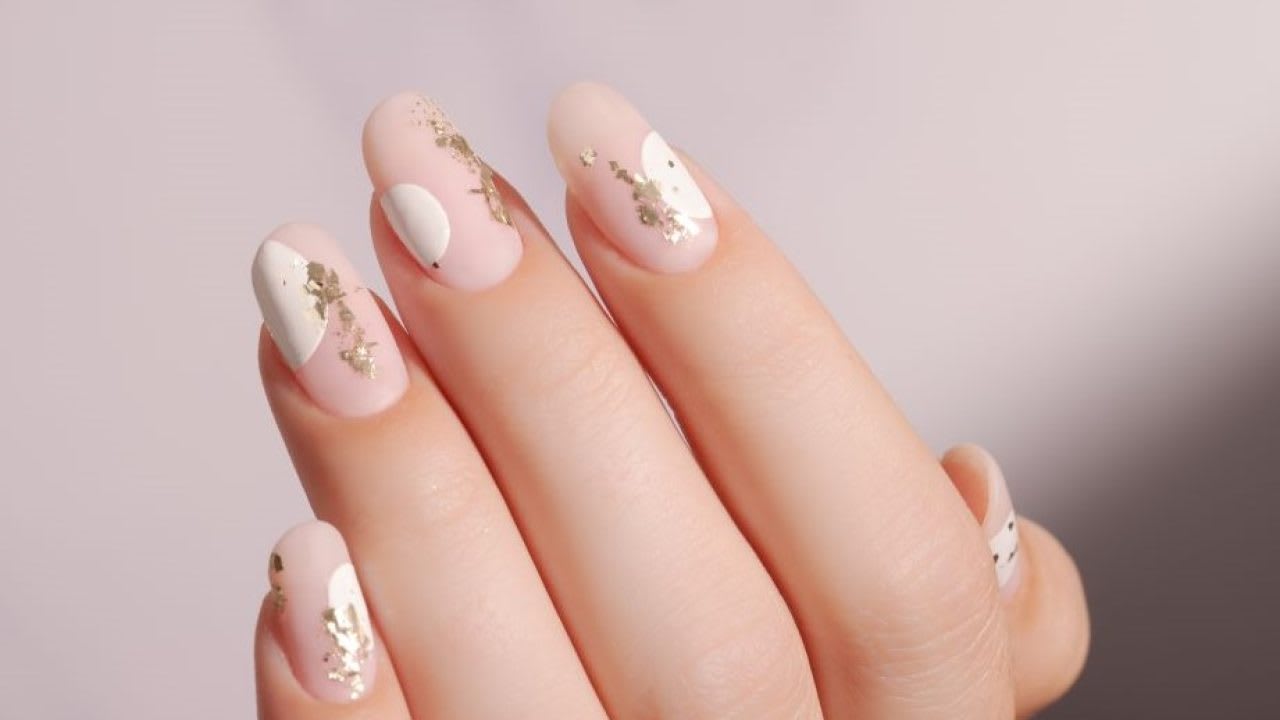 Shine On Your Big Day With Bridal Foil Nail Art -  Fashion Blog