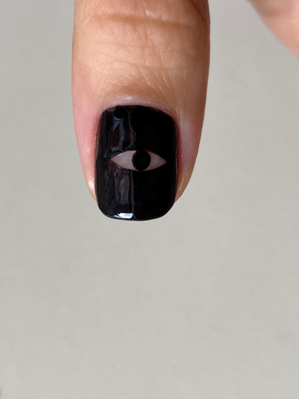 black eye nail for spooky nails