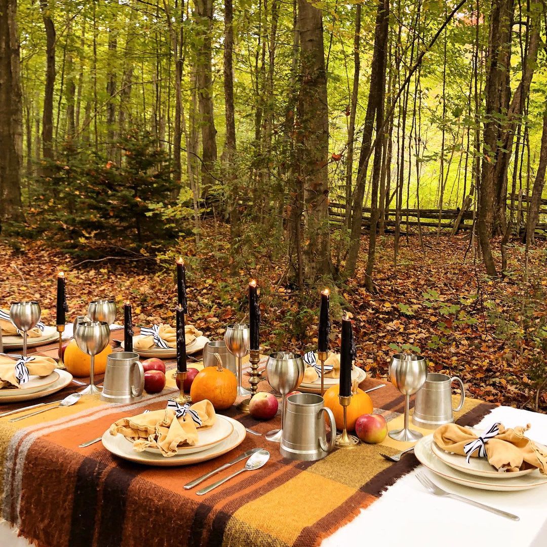 outdoor thanksgiving tablescap