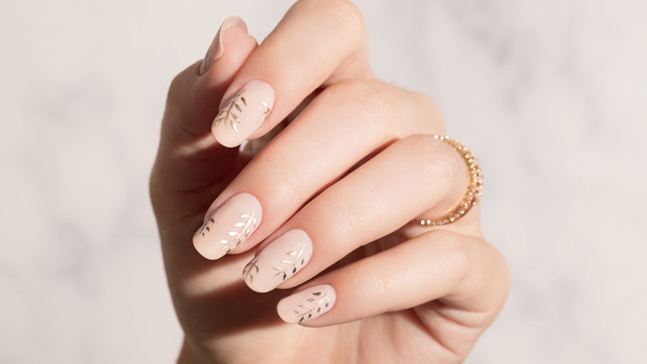31 Elegant Wedding Nail Art Designs - StayGlam