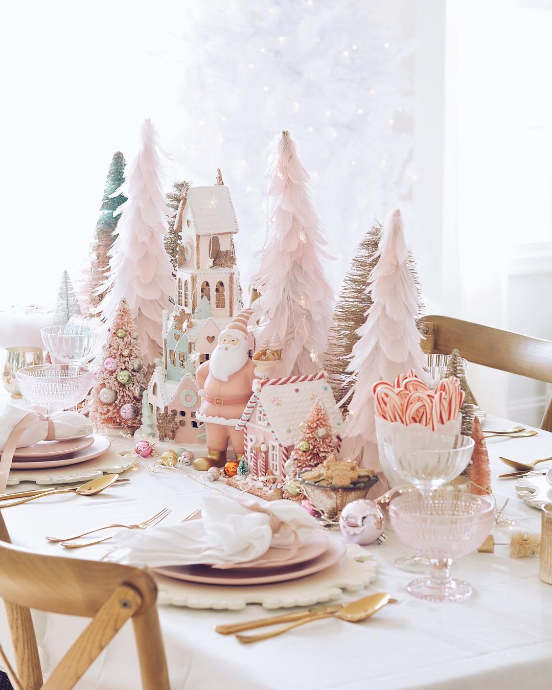 pink christmas table decoration idea