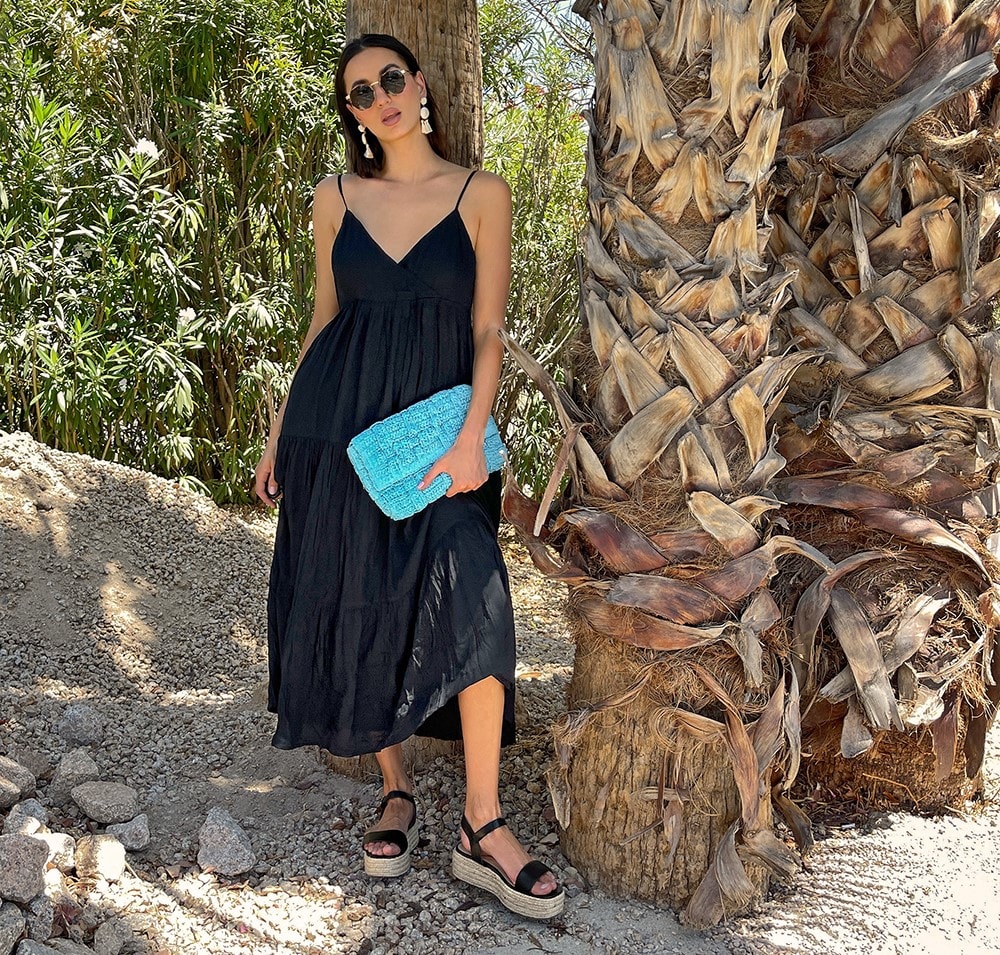 can you wear black to a beach wedding