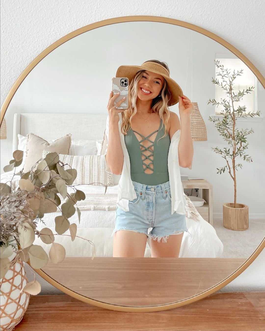 What To Wear On A Beach Vacation Outfit Ideas For An Ultra Stylish Trip