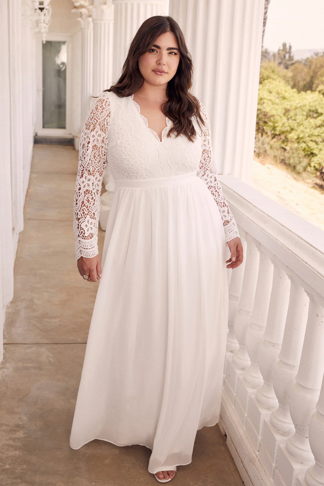 Stunning Long Sleeve Wedding Dresses For Every Type Of Bride