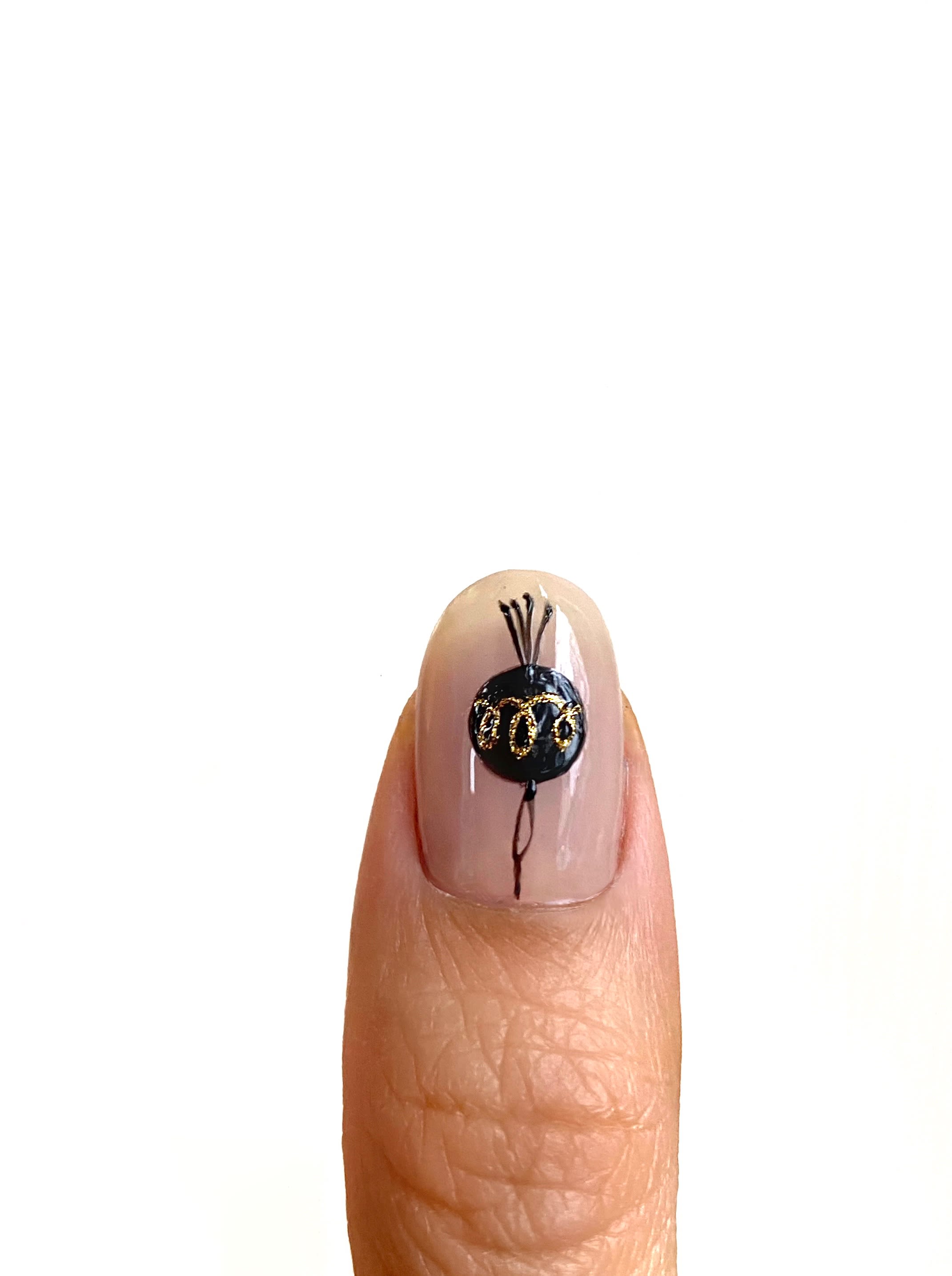 gold and black christmas nail art