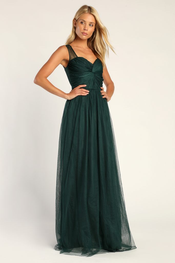 Unique Prom Dresses For A Showstopping 2023 Look - Lulus.com Fashion Blog