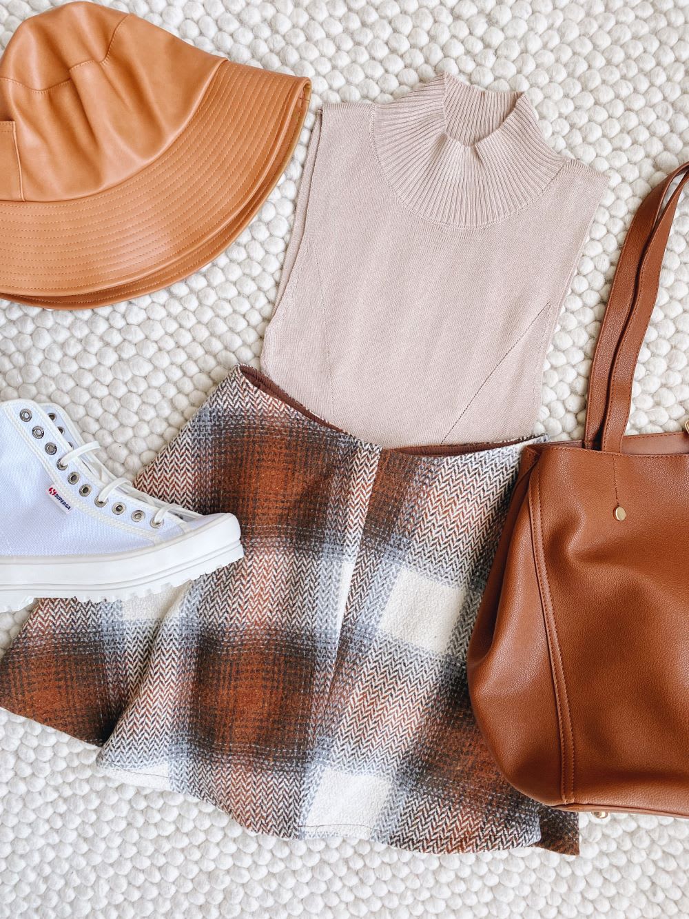 brown fall skirt outfit