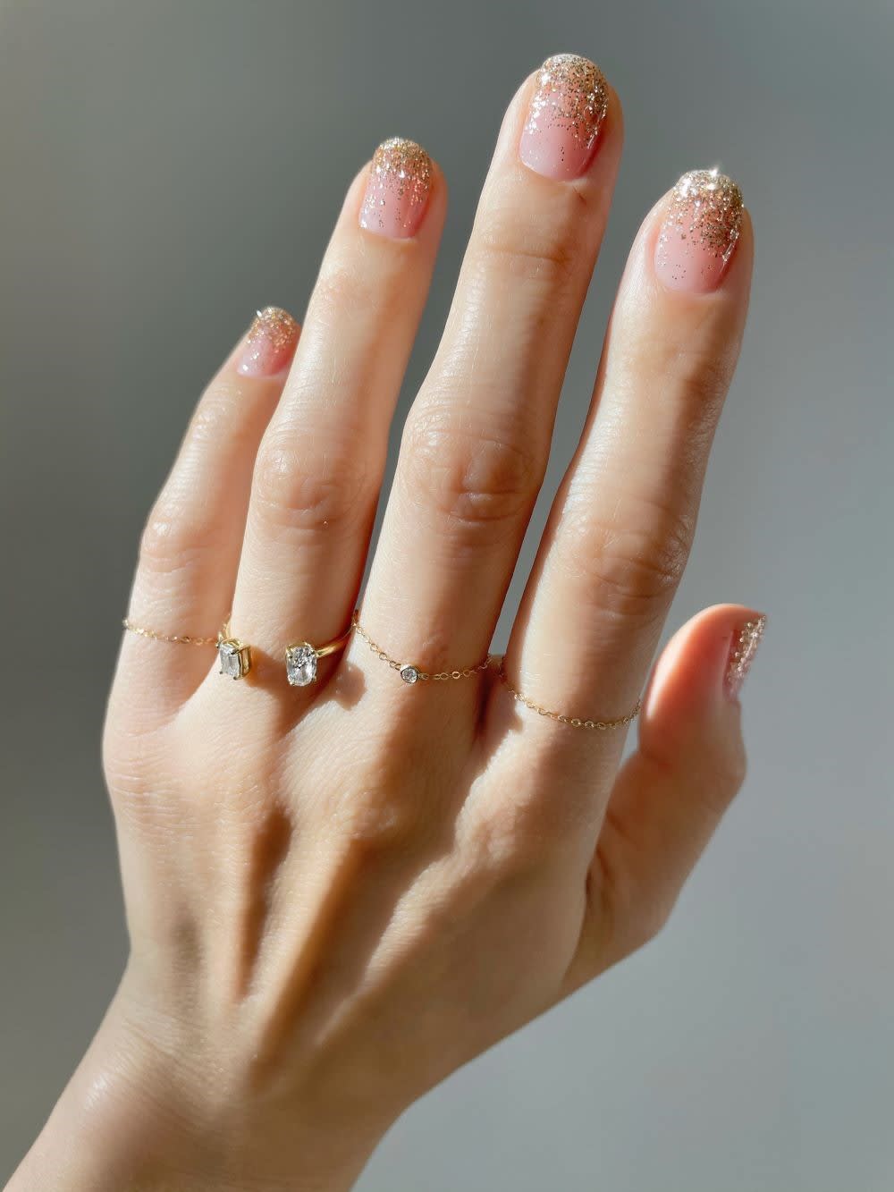 gold glitter gradiant nails