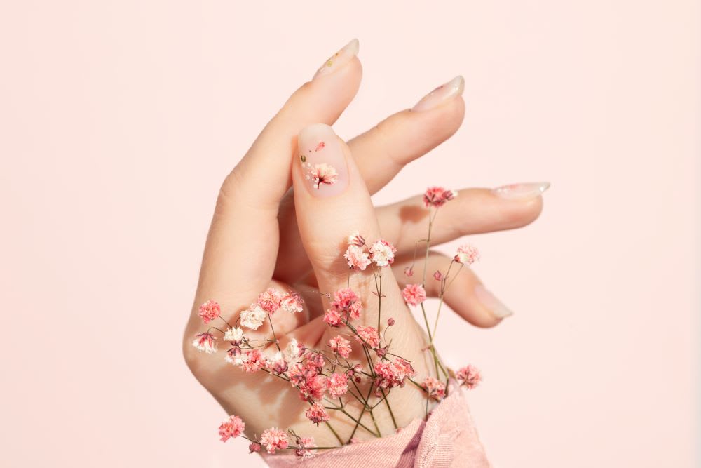 Prom Nails: 16 Mani Ideas To Complete Your Look - Lulus.com Fashion Blog