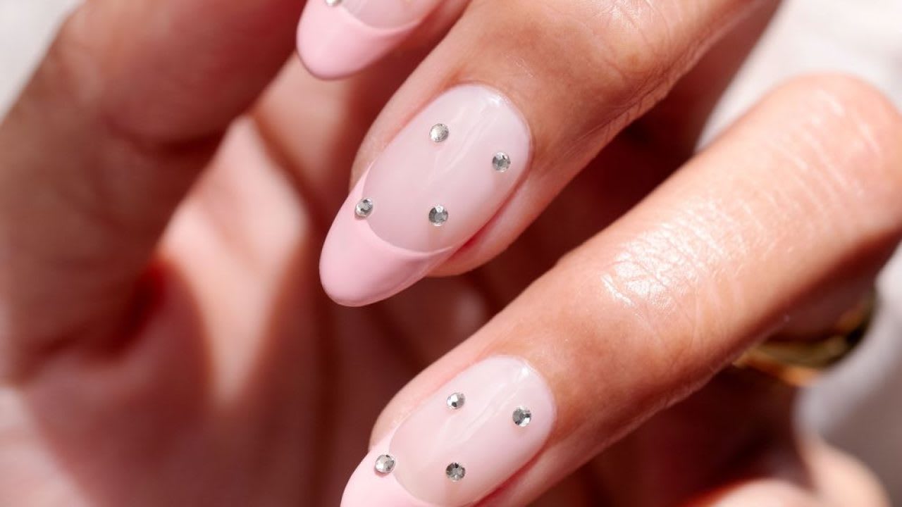 Rhinestone Nail Art Design Ideas For the Luxurious Look of Nails!