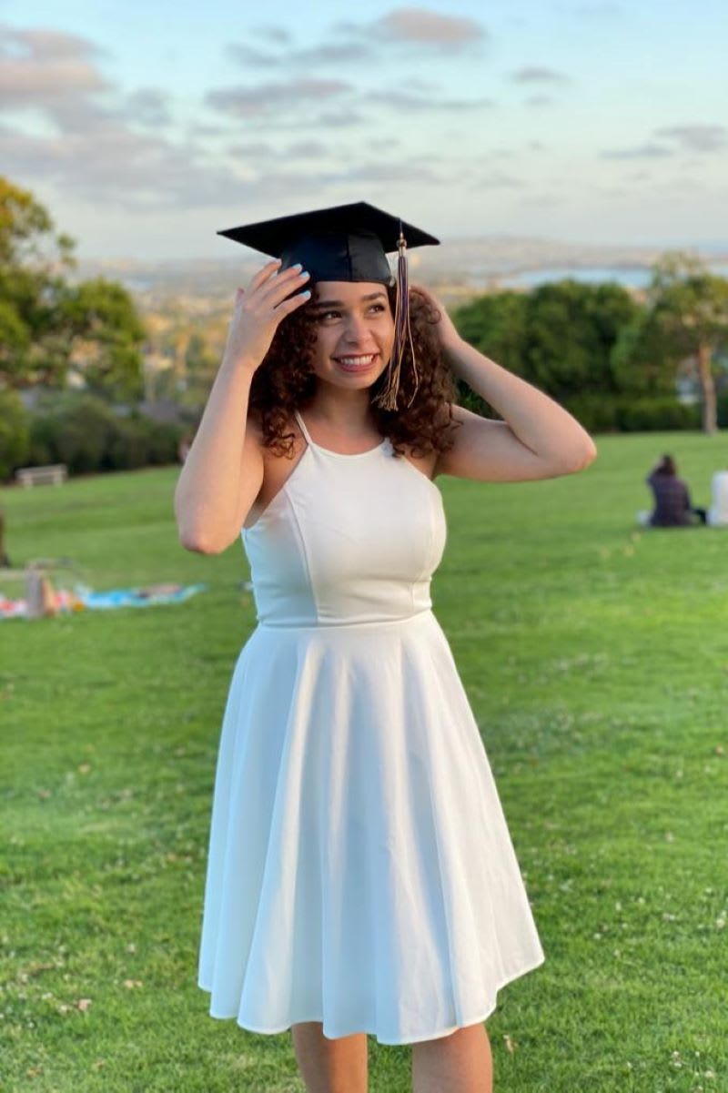 How To Choose Your Perfect Graduation Outfit - Lulus.Com Fashion Blog